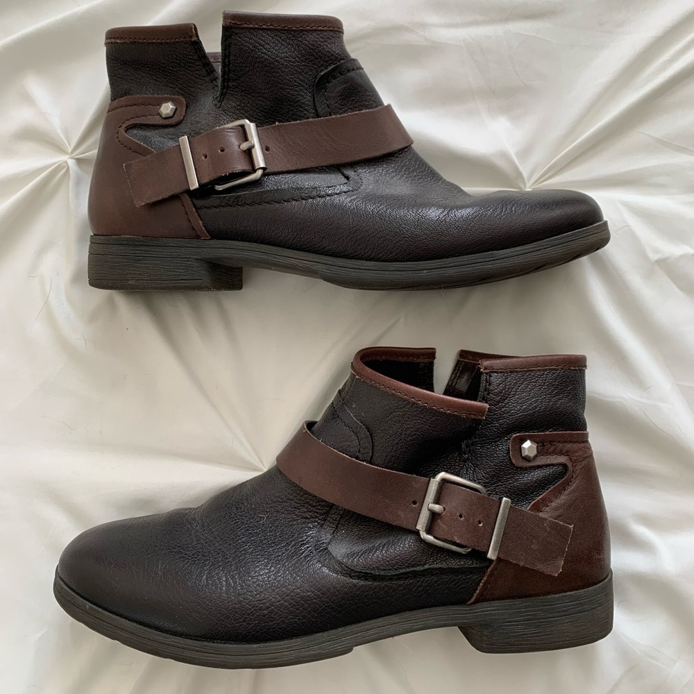 BCBG ankle booties size 8 1/2